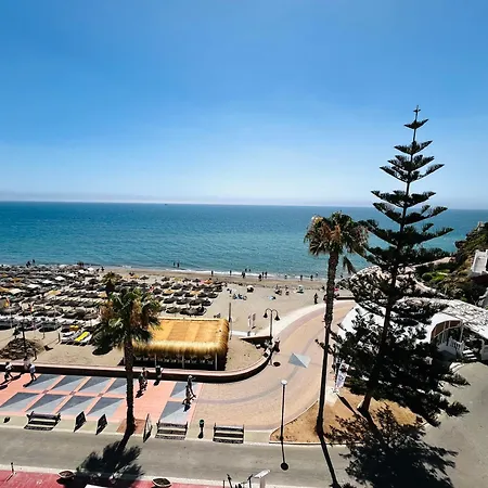 La Roca Frente Al Mar Sinese Design Homes דירה טורמולינוס